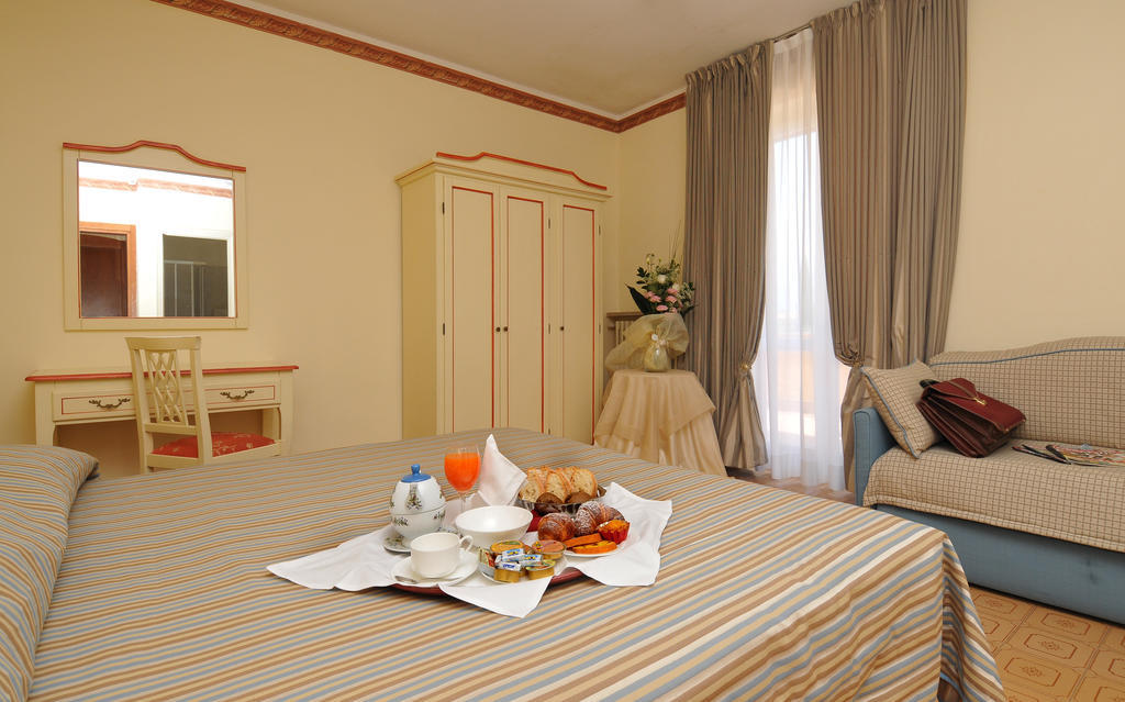 La Quiete Park Hotel Manerba del Garda Esterno foto